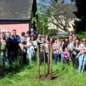 E Bam fir déi neigebuere Kanner vum Joer 2025 geplanzt (09.05.2026)